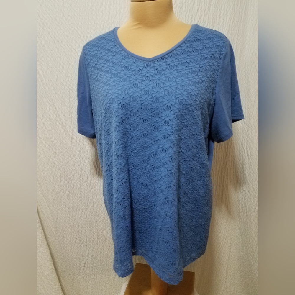 đť SALE đť Chic Blue Floral Lace Overlay 2X Short Sleeve Top